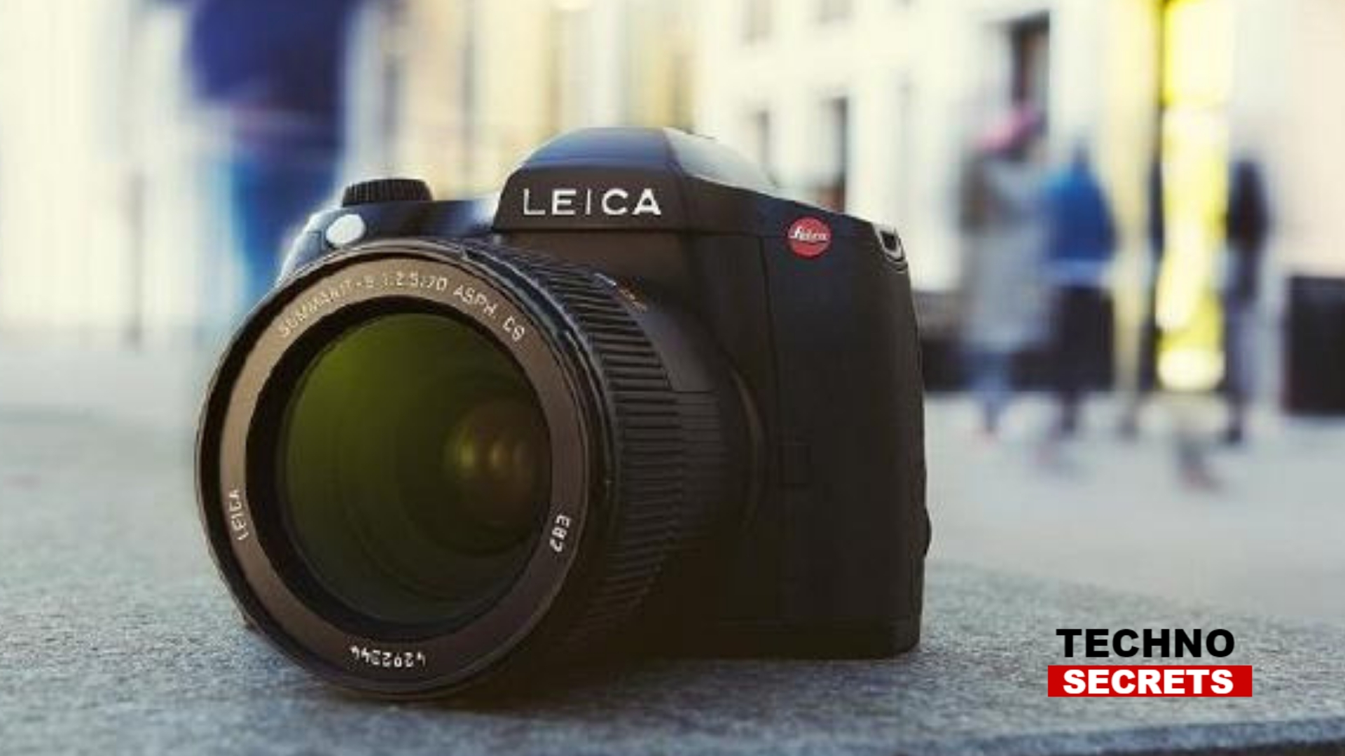 Leica Launches High-end Compact Camera In India