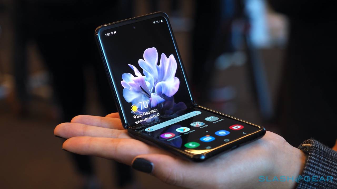 Samsung Revealed Galaxy Z Flip: Its Second Foldable Smartphone